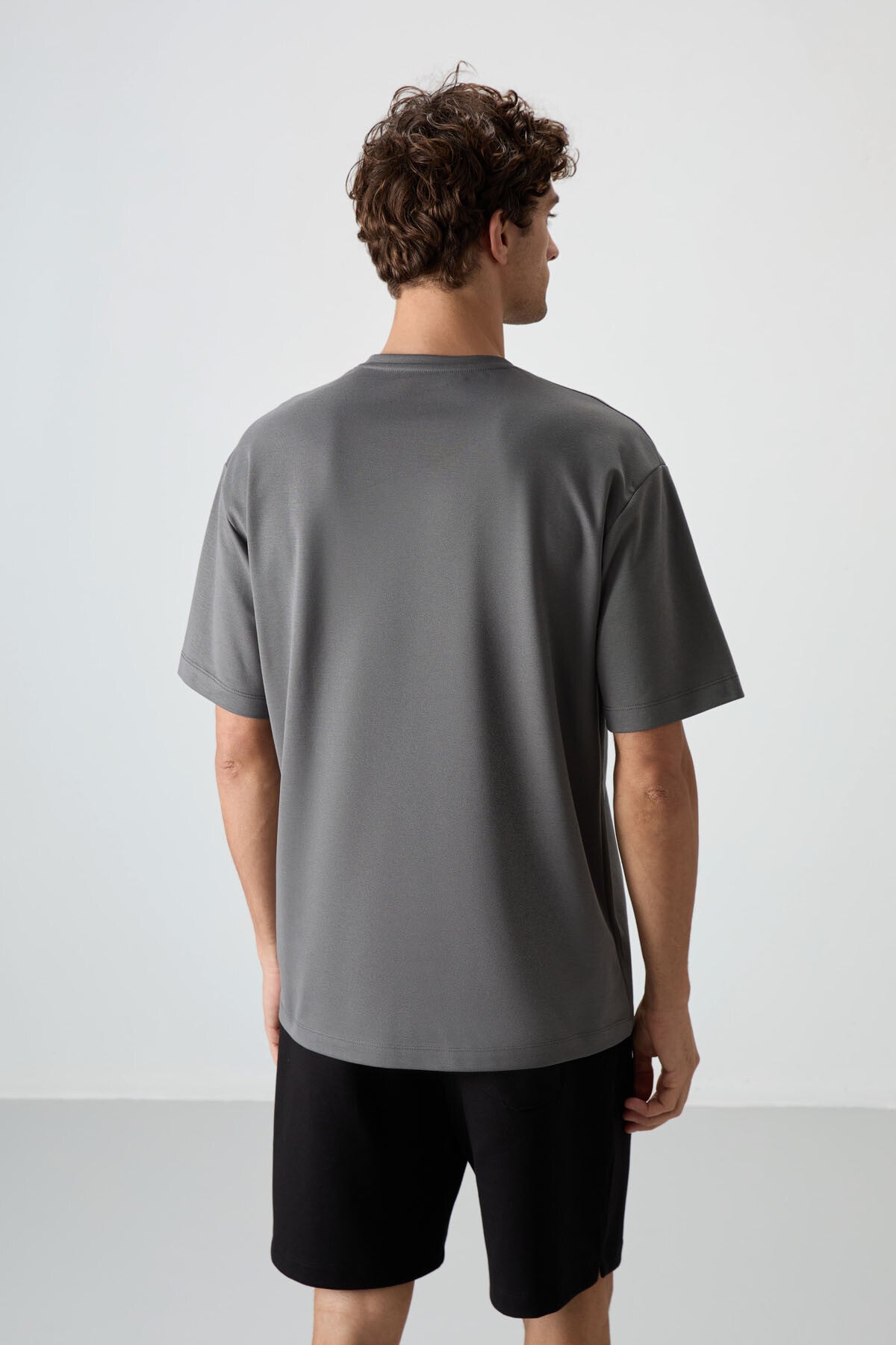 Dark Grey Cotton Thick Textured Surface Oversize Fit Printed Men's T-Shirt - 88366