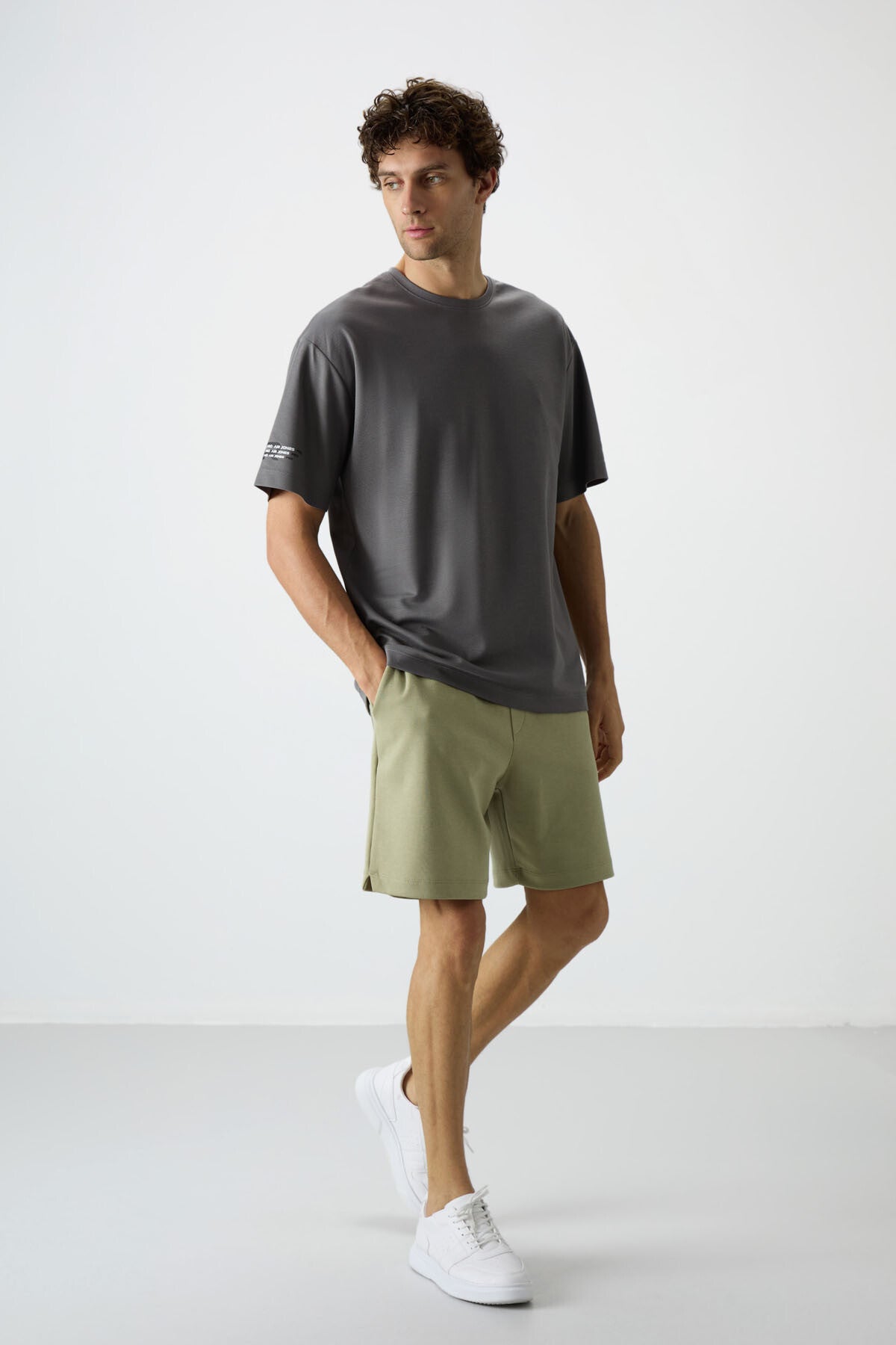 Dark Grey Cotton Thick Textured Surface Oversize Fit Printed Men's T-Shirt - 88369