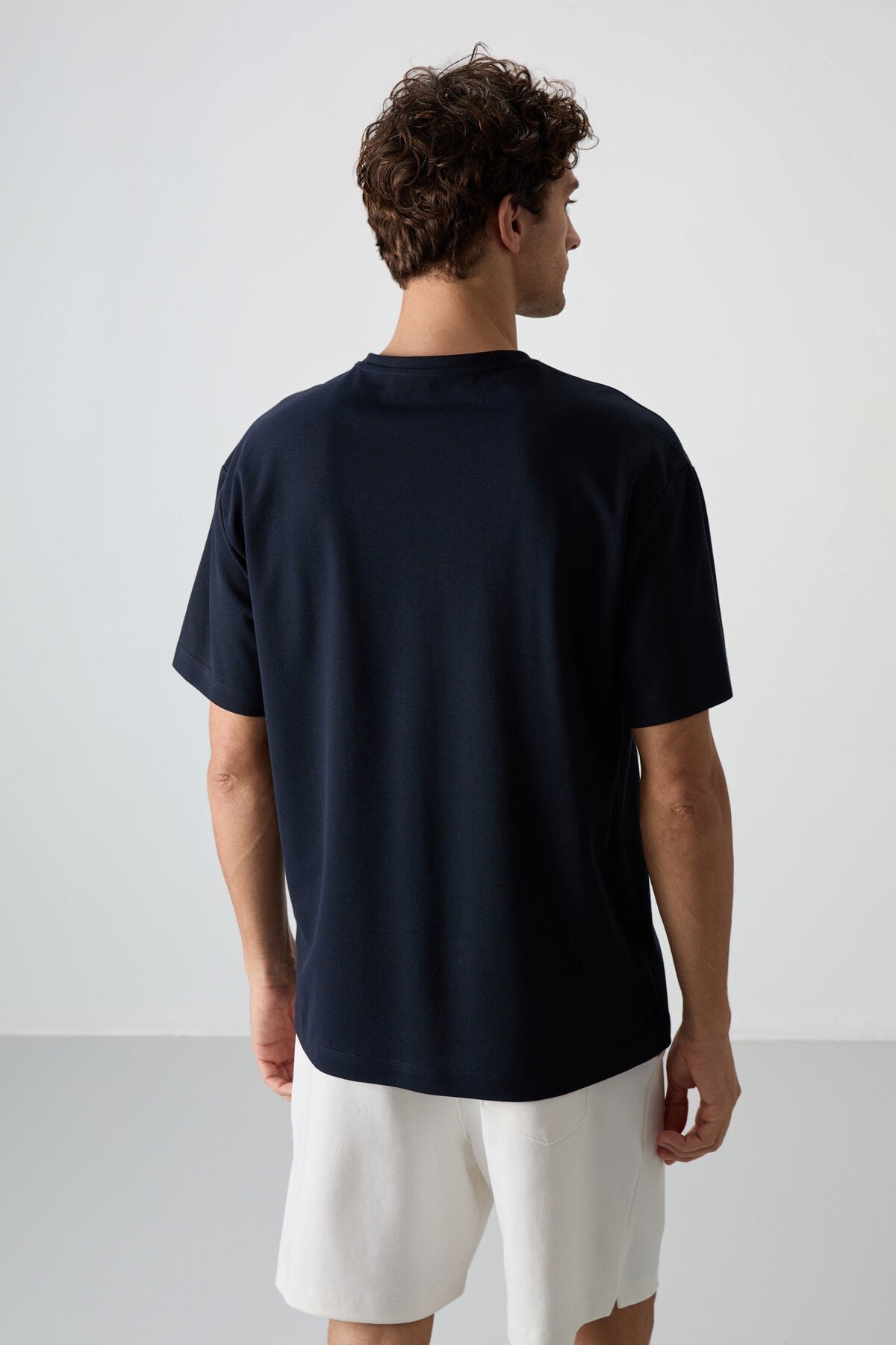 Navy Blue Textured Thick Surface Cotton Oversize Fit Printed Men's T-Shirt - 88370