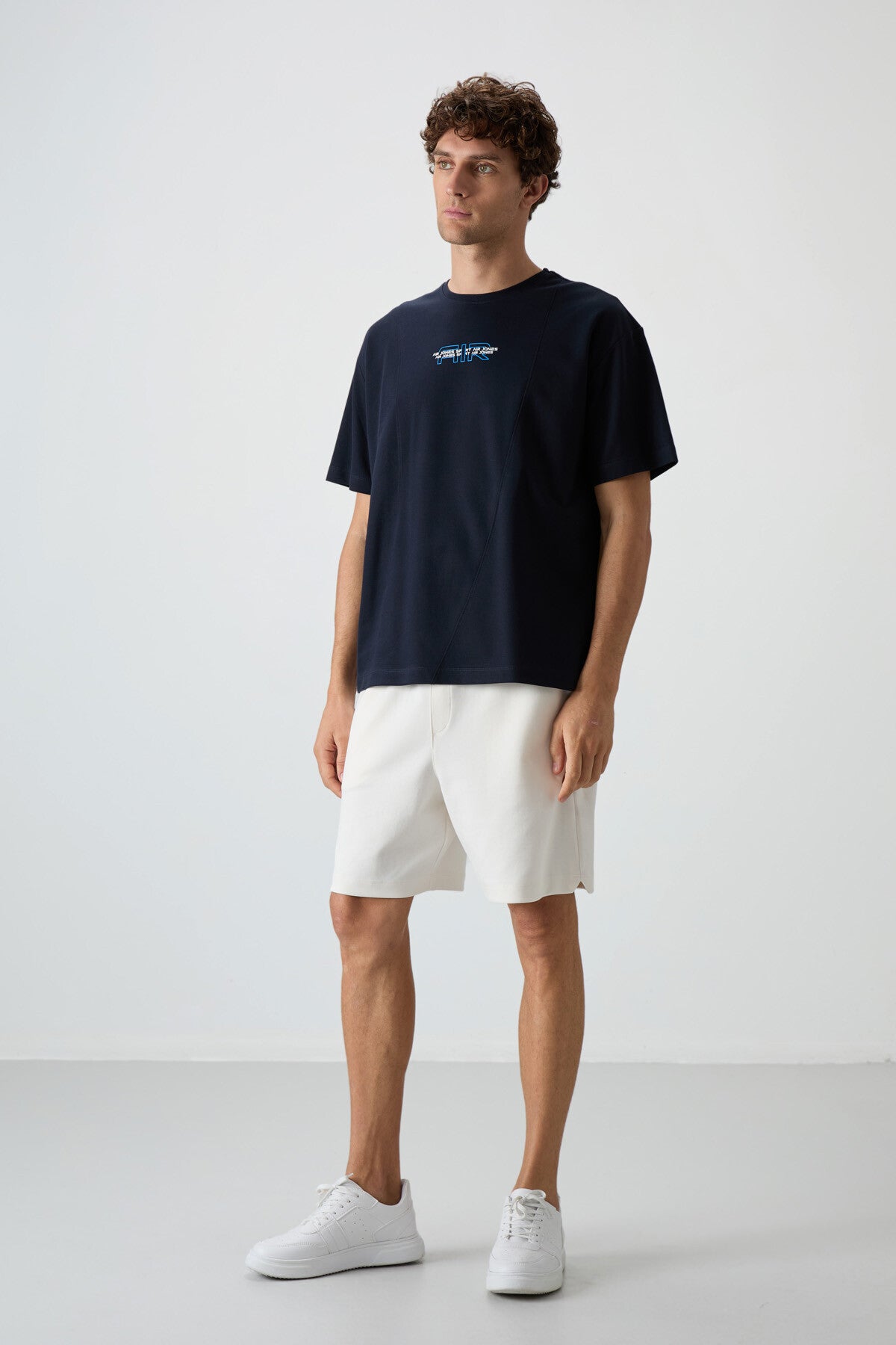 Navy Blue Textured Thick Surface Cotton Oversize Fit Printed Men's T-Shirt - 88372