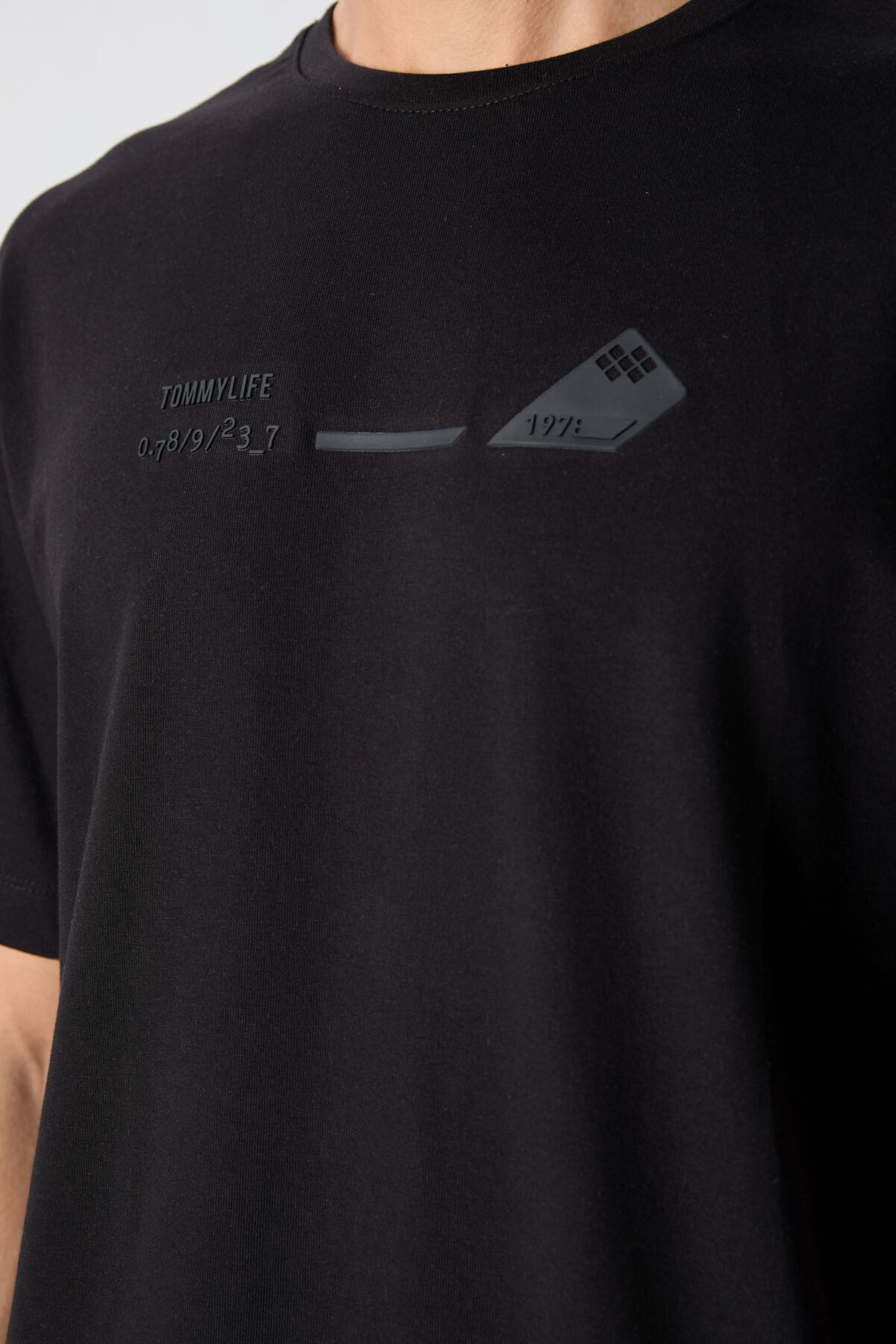 Black Cotton Thick Soft Textured Oversize Fit Printed Men's T-Shirt - 88330