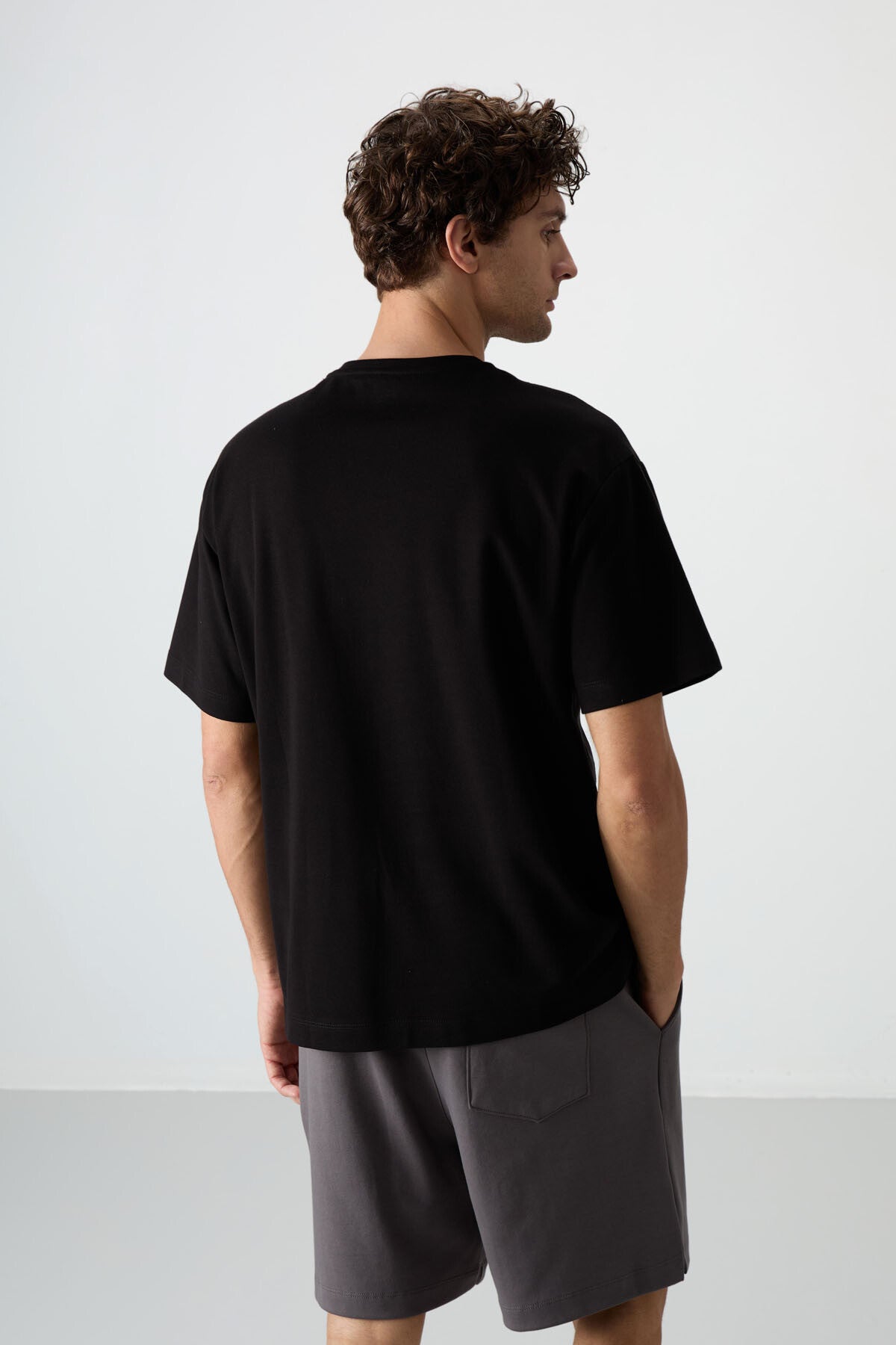 Black Cotton Thick Textured Surface Oversize Fit Printed Men's T-Shirt - 88364