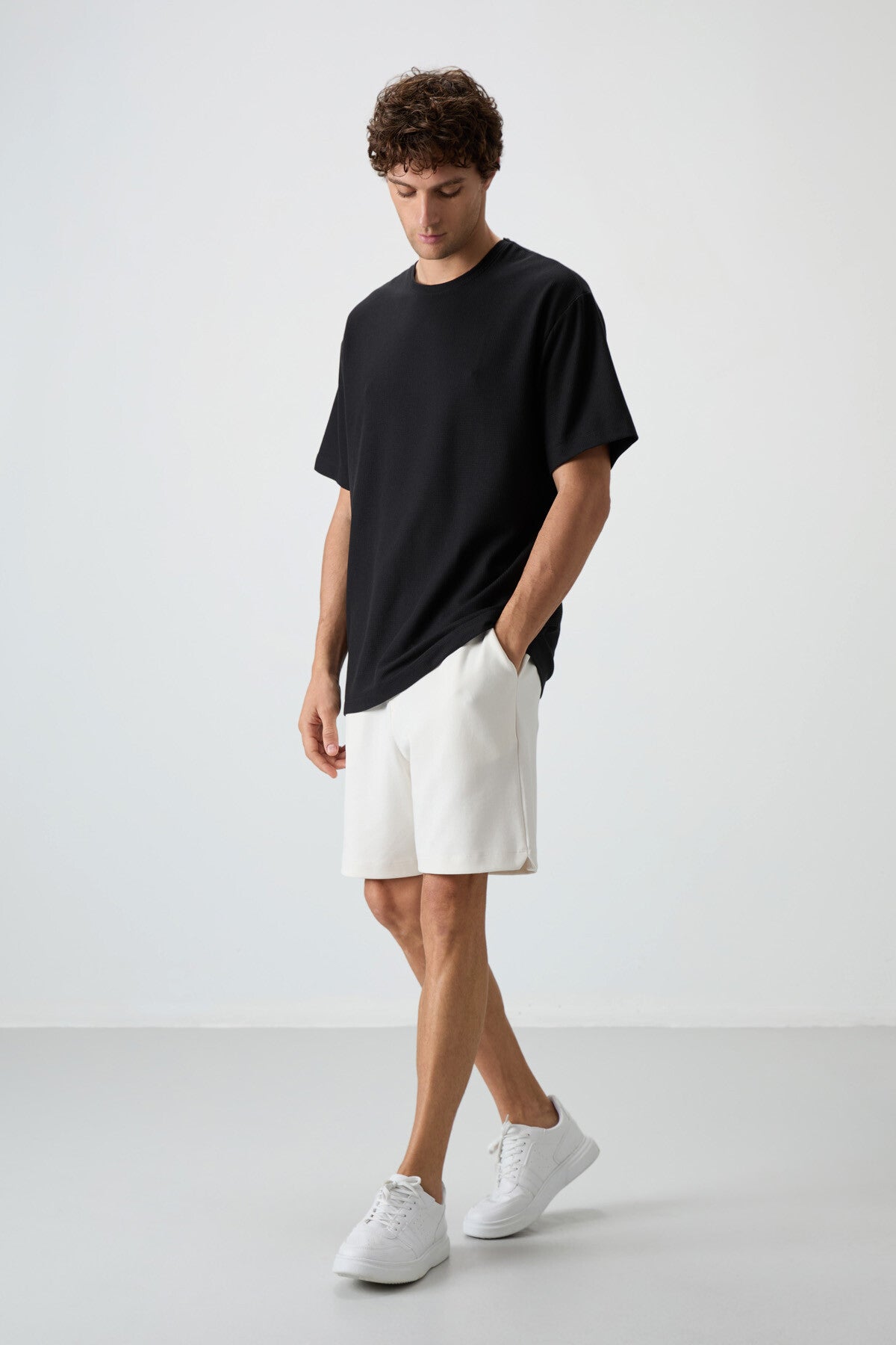 Black Waffle Interlock Textured Surface Oversize Fit Basic Men's T-Shirt - 88379