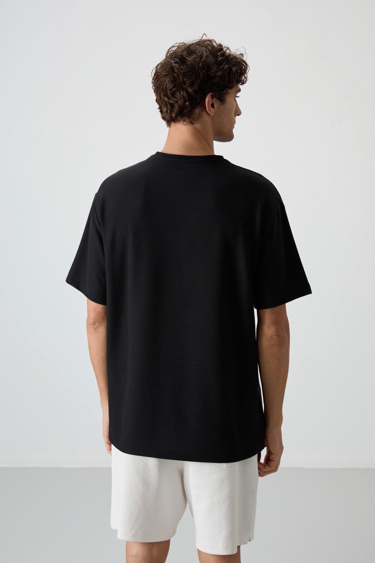 Black Waffle Interlock Textured Surface Oversize Fit Basic Men's T-Shirt - 88379