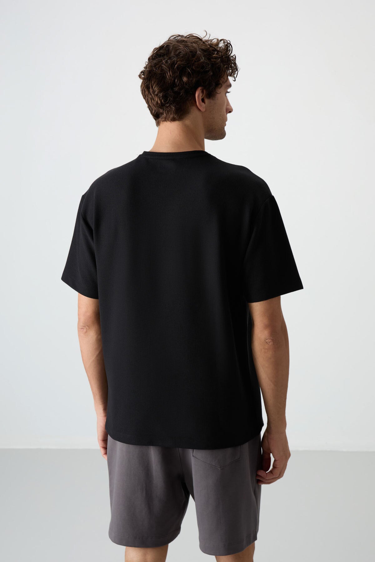 Black Waffle Interlock Textured Surface Oversize Fit Basic Men's T-Shirt - 88380