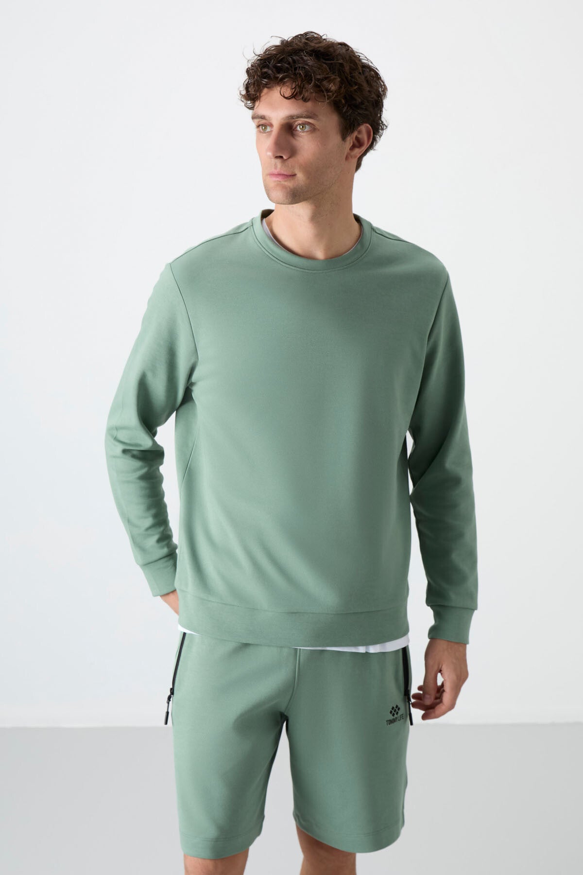Light Green Basic O Collar Comfort Fit Men's Sweatshirt - 88053