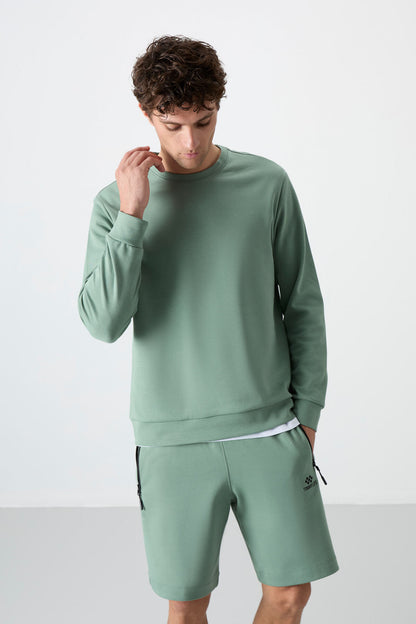 Light Green Basic O Collar Comfort Fit Men's Sweatshirt - 88053