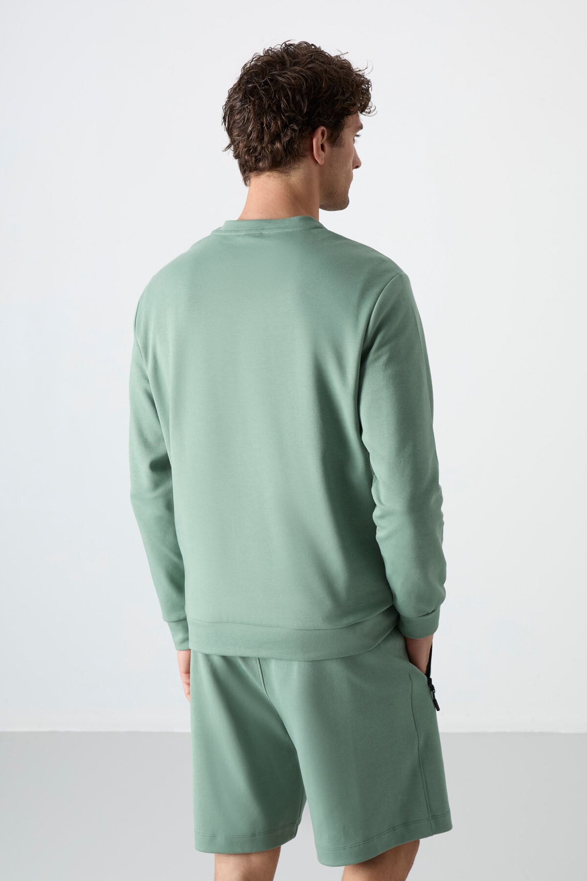 Light Green Basic O Collar Comfort Fit Men's Sweatshirt - 88053