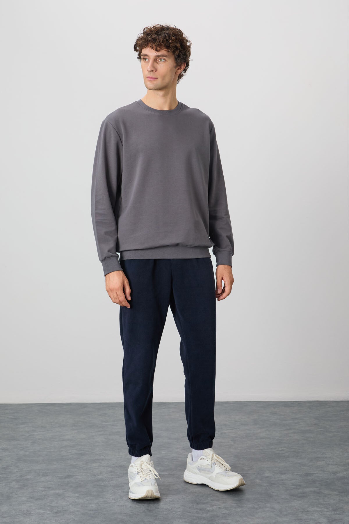 Dark Gray Cotton Soft Textured Standard Fit Basic Men's Sweatshirt - 88363