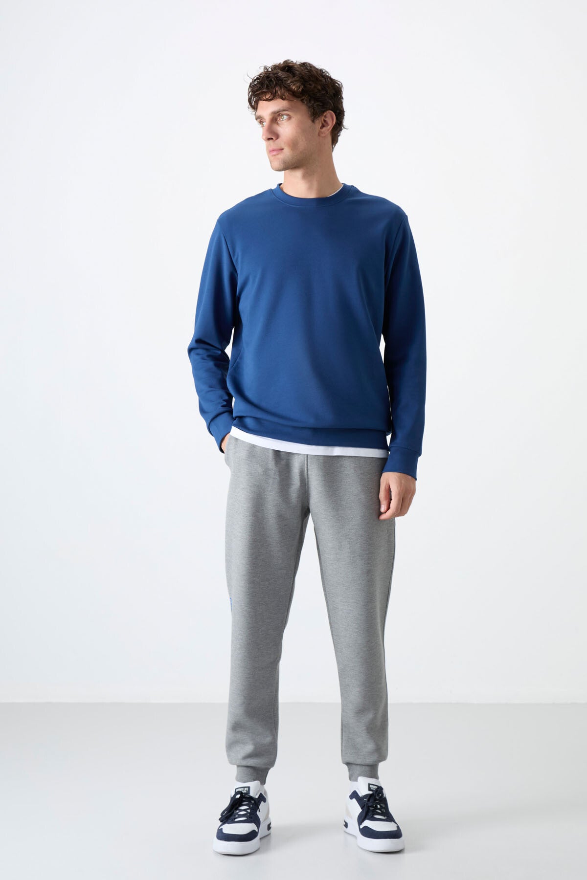 Parliament Basic O Collar Comfort Fit Men's Sweatshirt - 88053