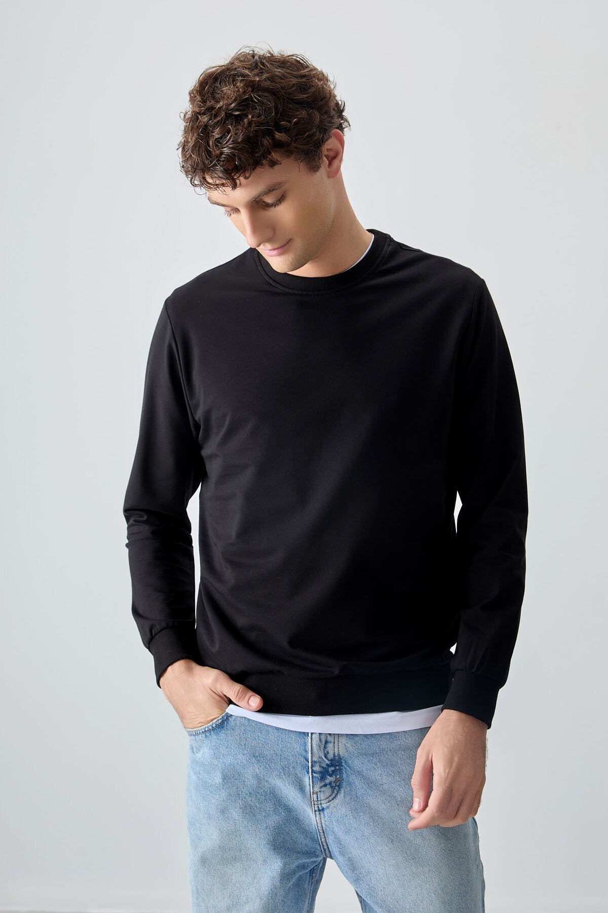 Black Cotton Soft Textured Standard Fit Basic Men's Sweatshirt - 88363