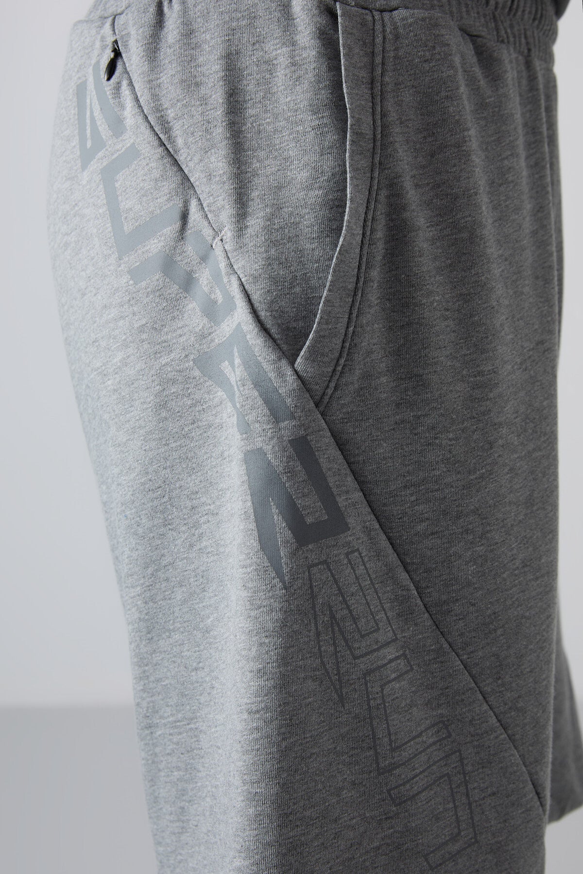Grey Melange Cotton Thick Soft Textured Comfort Fit Printed Men's Shorts - 81264