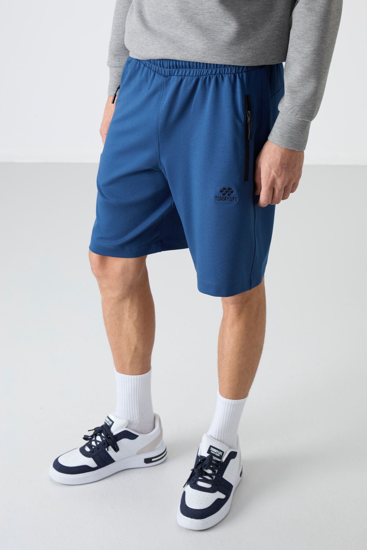 Parliament Hidden Zipper Back Pocket Laced Standard Fit Men's Shorts - 81136