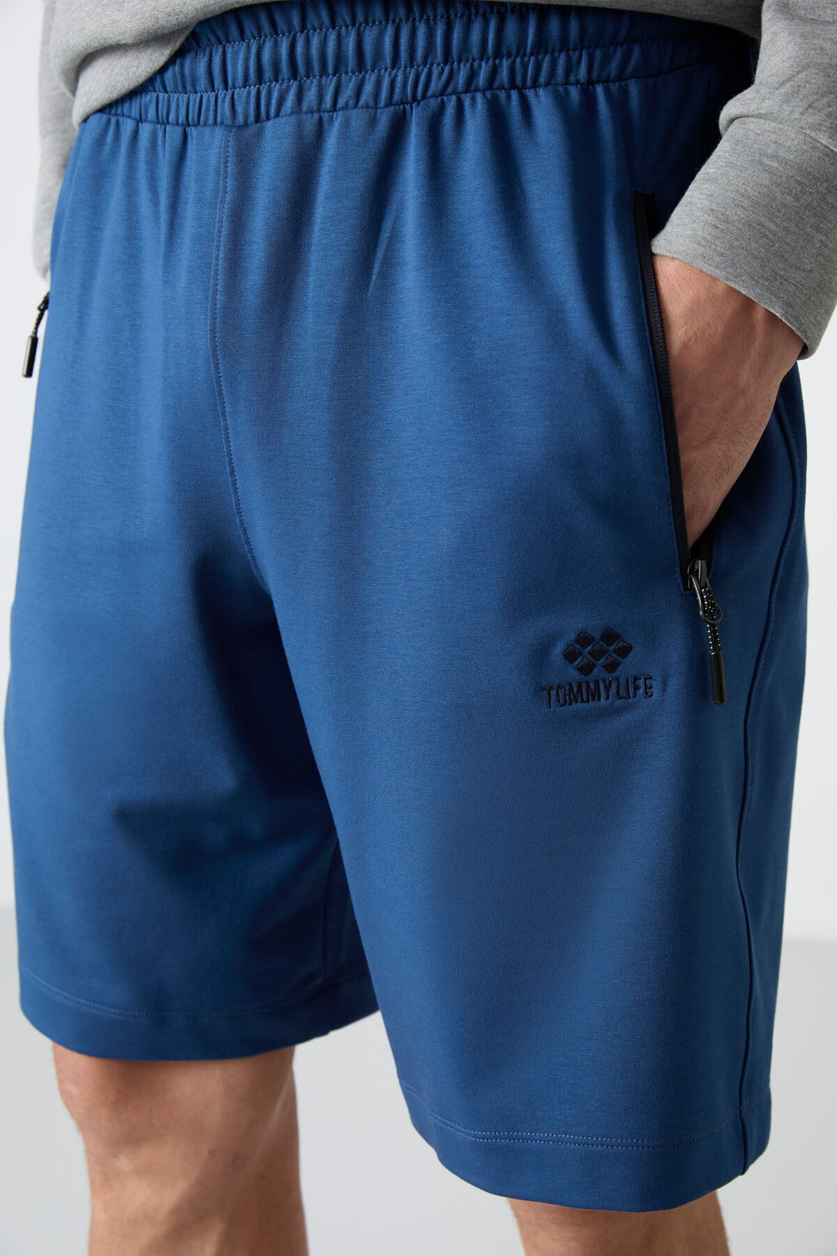 Parliament Hidden Zipper Back Pocket Laced Standard Fit Men's Shorts - 81136