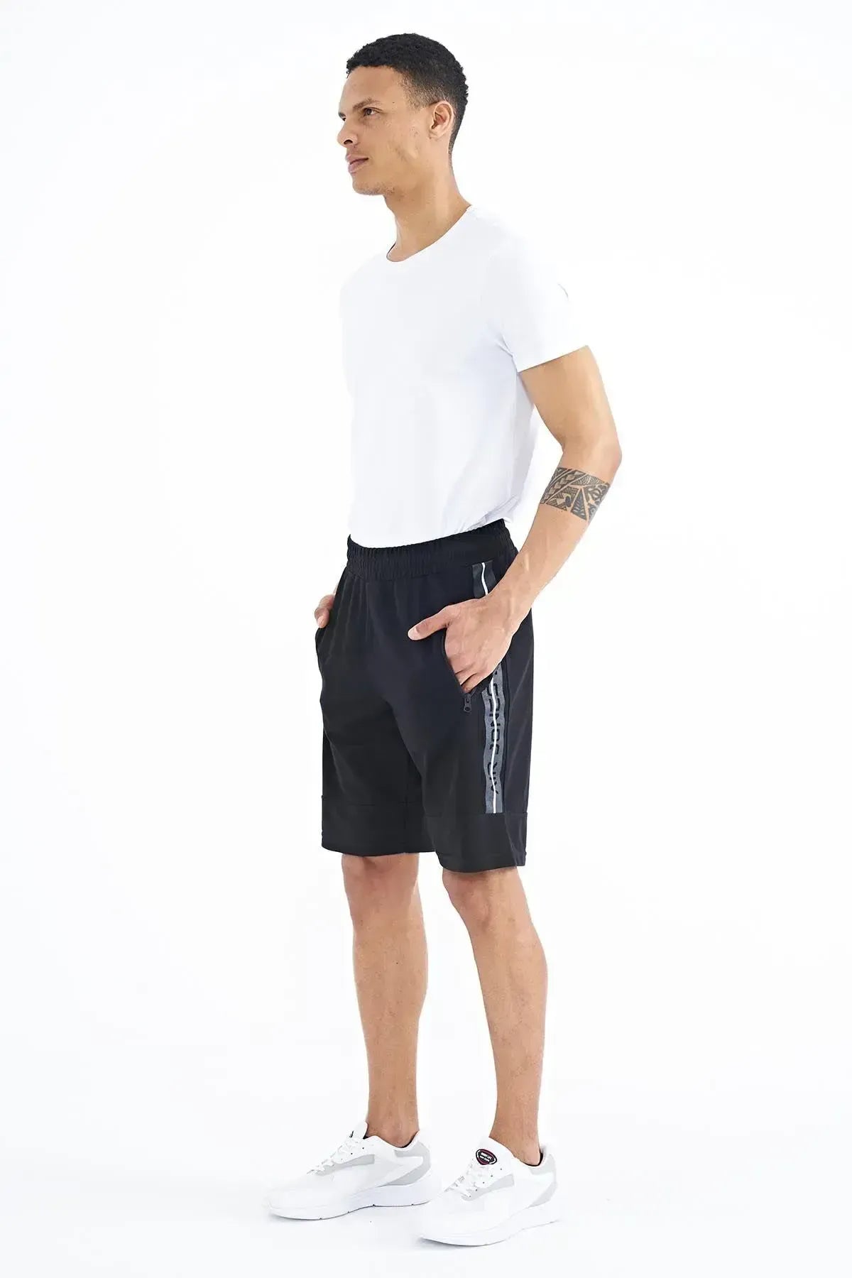 Clive Black Standard Fit Men's Shorts - 81249