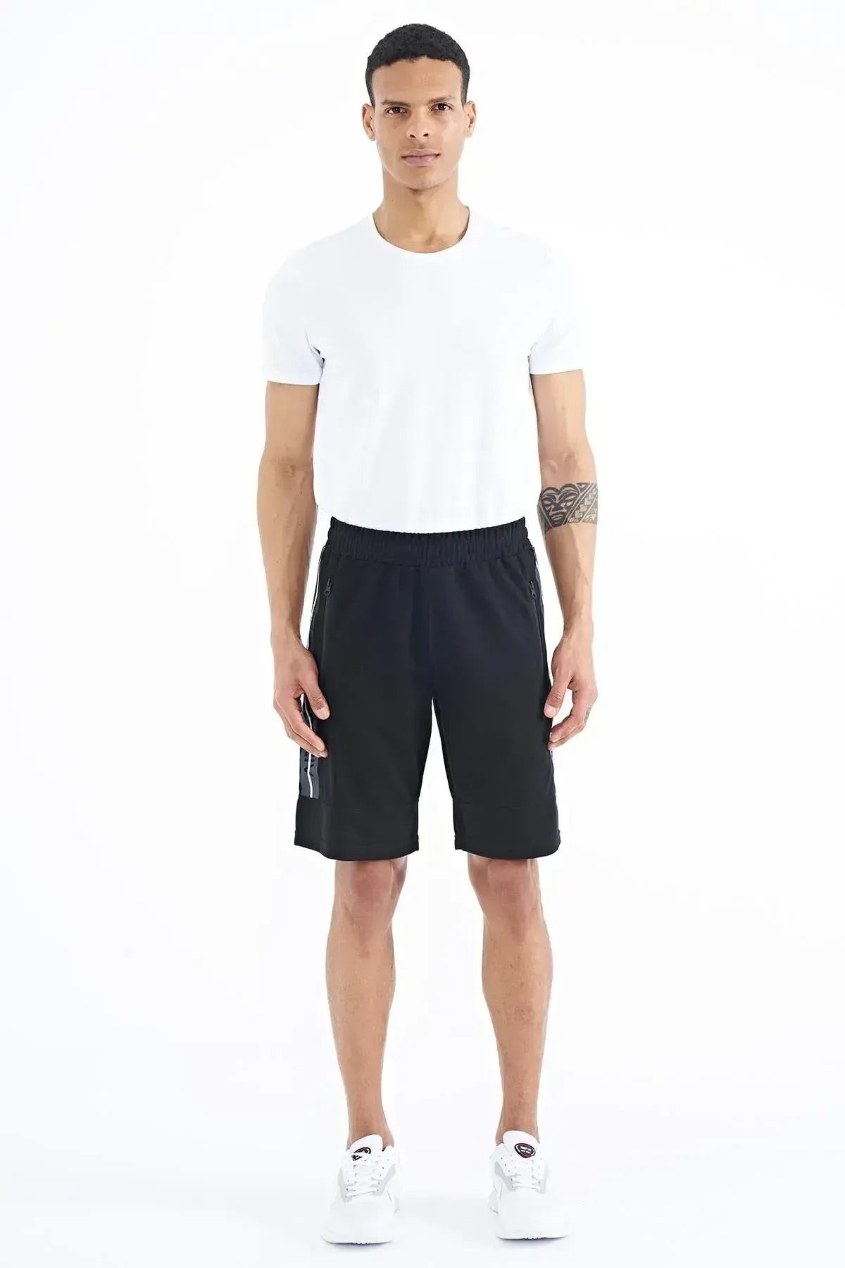 Clive Black Standard Fit Men's Shorts - 81249