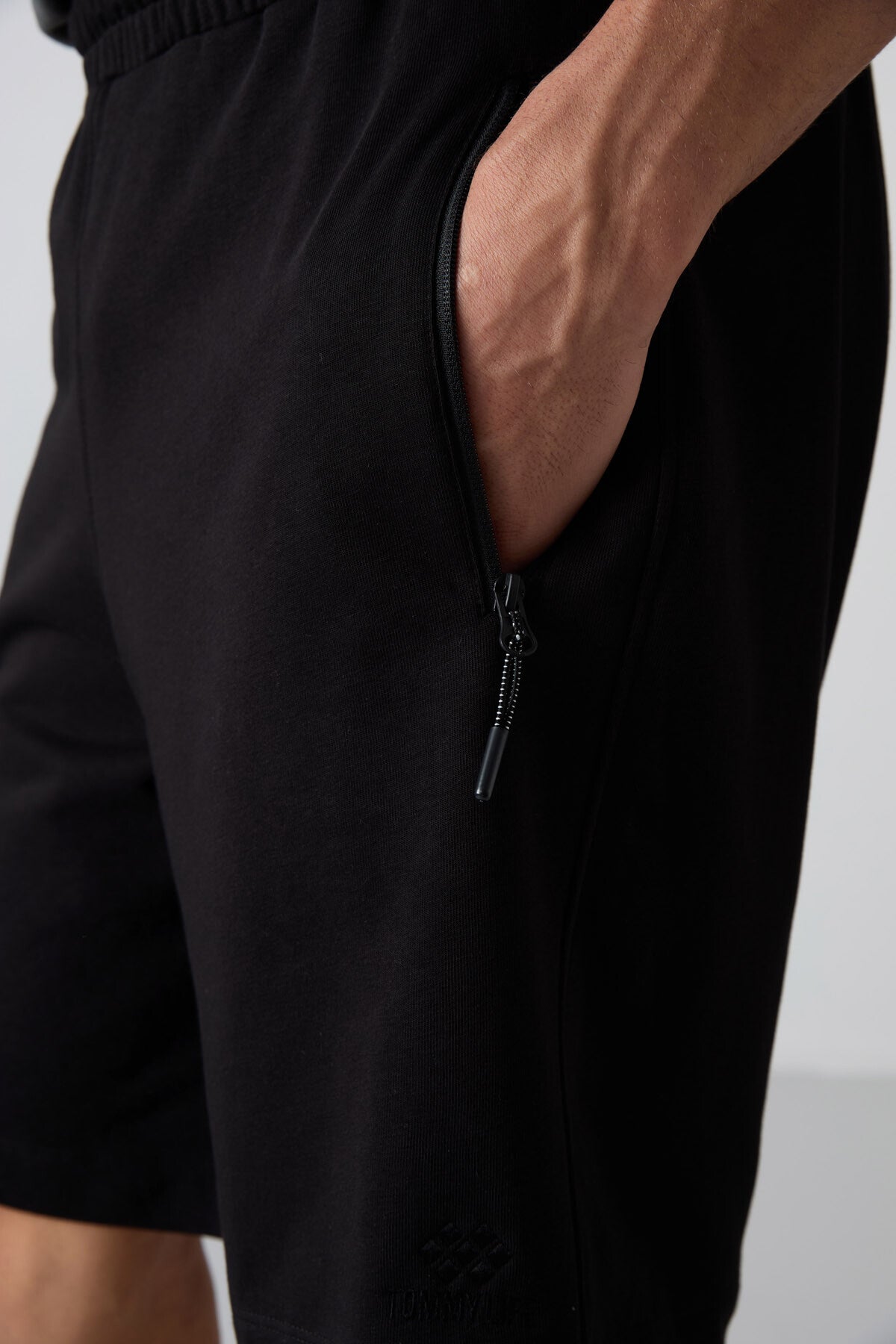 Black Cotton Thick Soft Textured Comfort Fit Basic Men's Shorts - 81259
