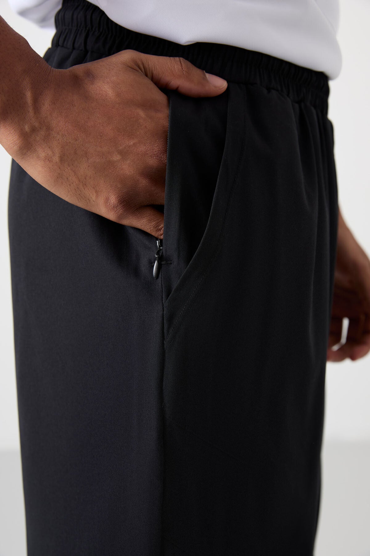 Black Polyester Thick Soft Comfort Fit Men's Shorts - 81268