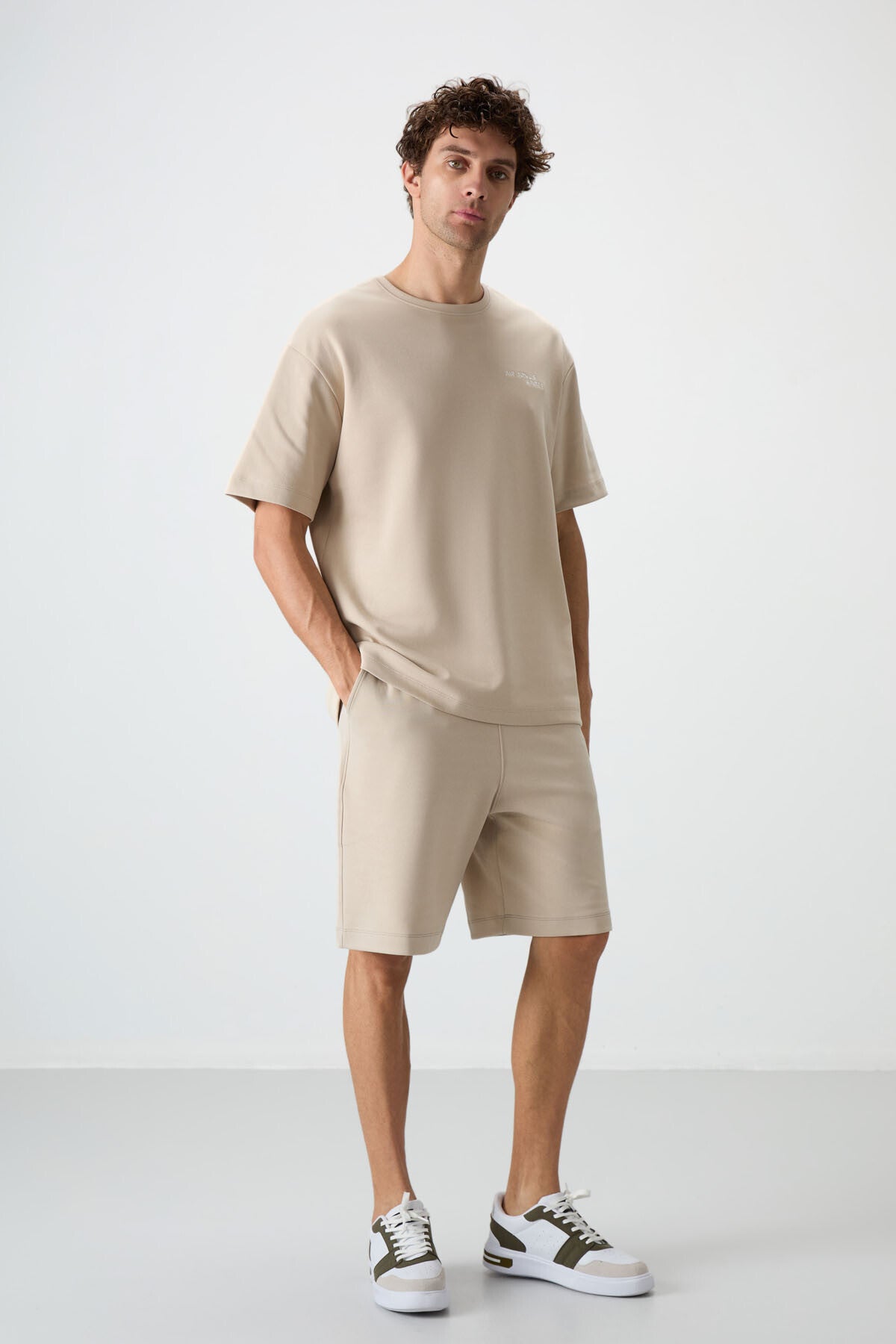 Cotton Thick Soft Textured Oversize Fit Embroidered Men's Shorts Set - 85250