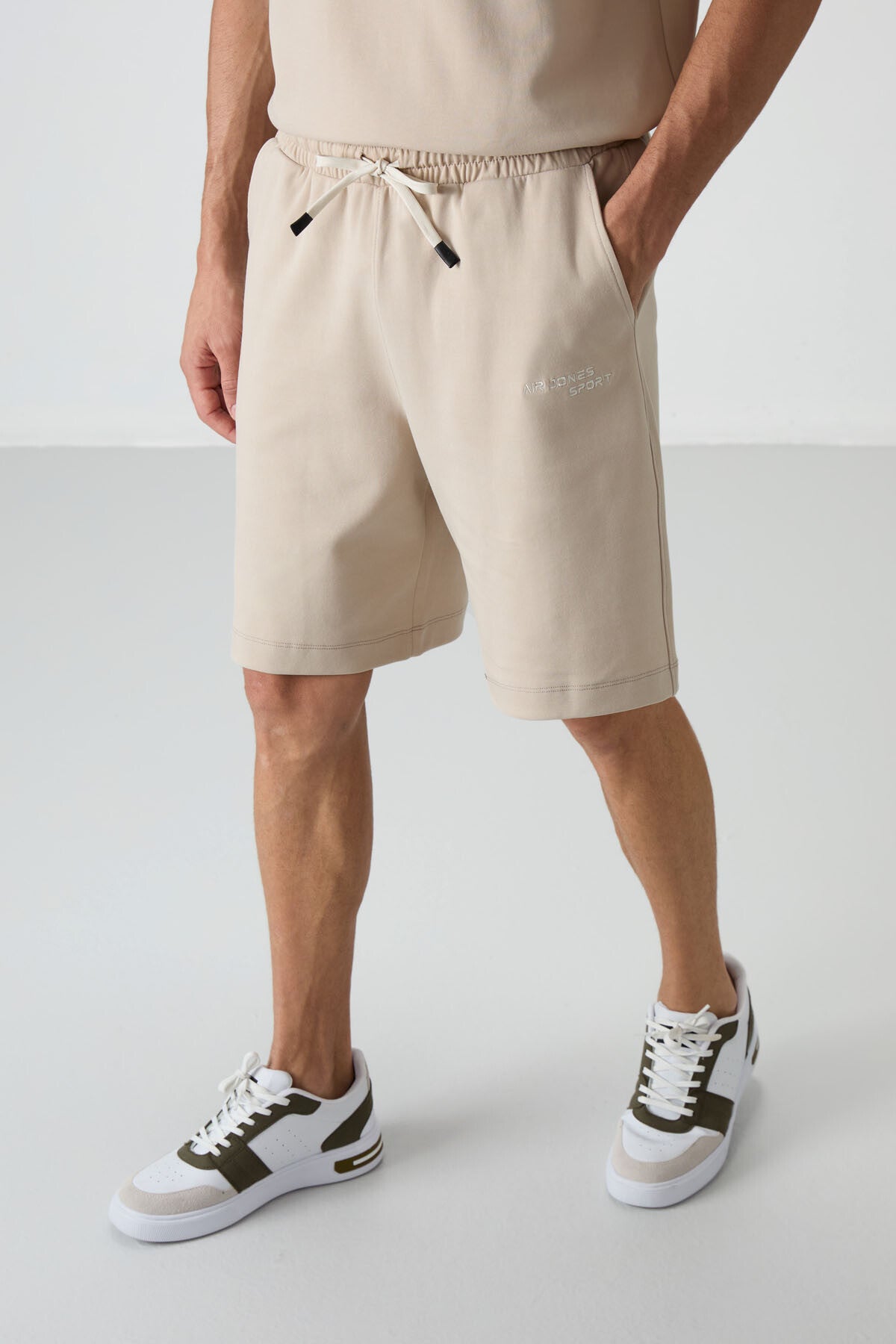 Cotton Thick Soft Textured Oversize Fit Embroidered Men's Shorts Set - 85250
