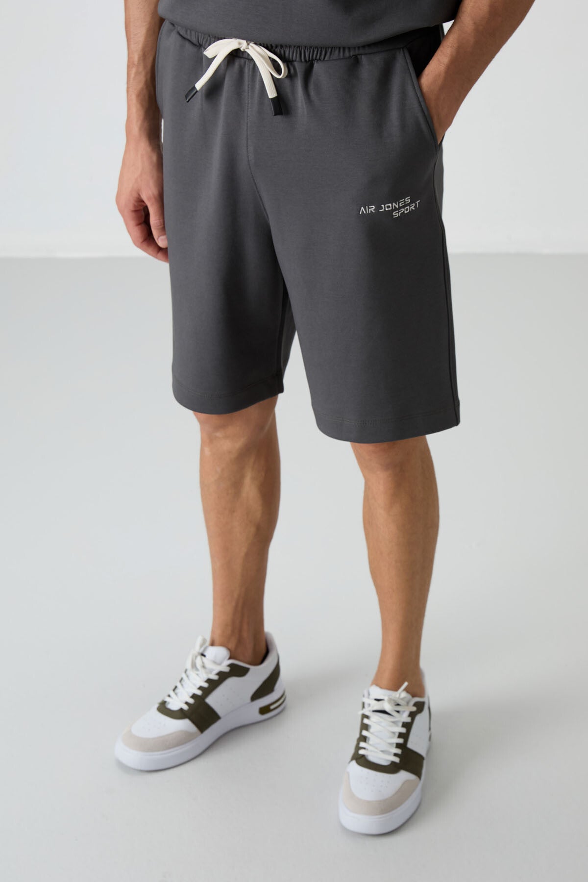 Cotton Thick Soft Textured Oversize Fit Embroidered Men's Shorts Set - 85250