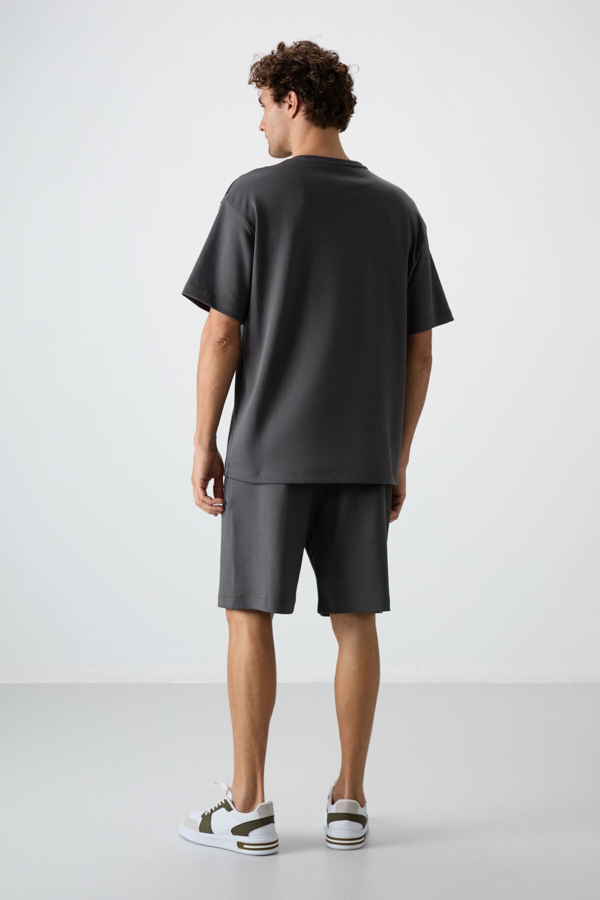 Cotton Thick Soft Textured Oversize Fit Embroidered Men's Shorts Set - 85250