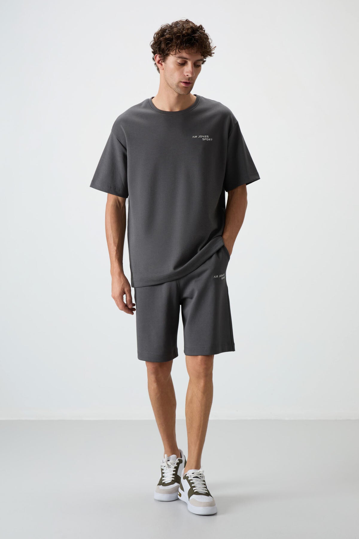 Cotton Thick Soft Textured Oversize Fit Embroidered Men's Shorts Set - 85250