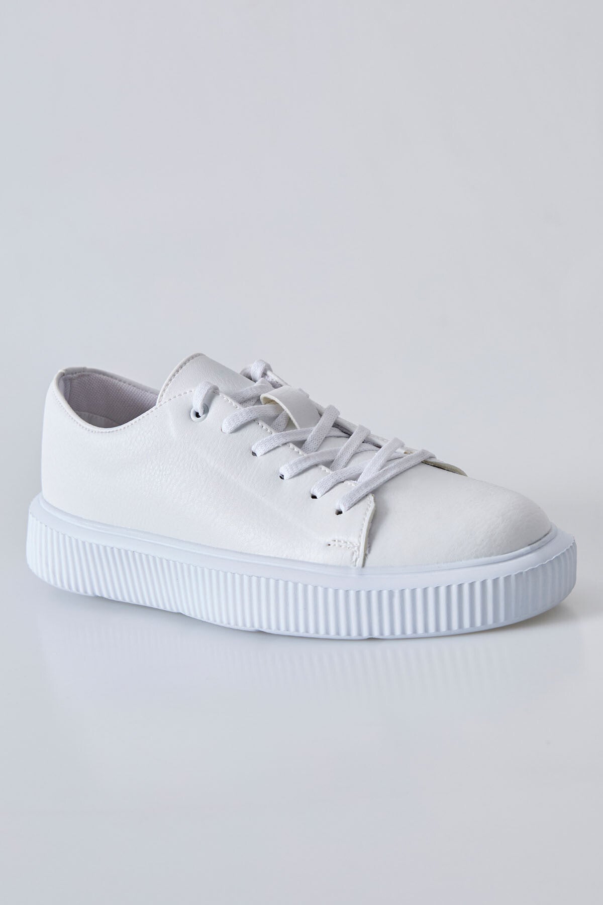 White Laced Perforated PU Leather Men's Sports Shoes - 89129