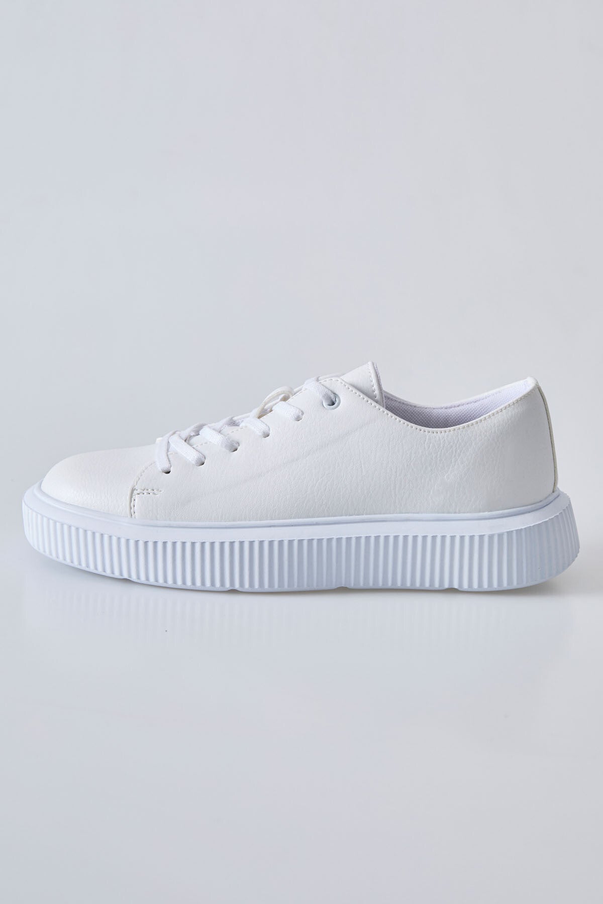 White Laced Perforated PU Leather Men's Sports Shoes - 89129