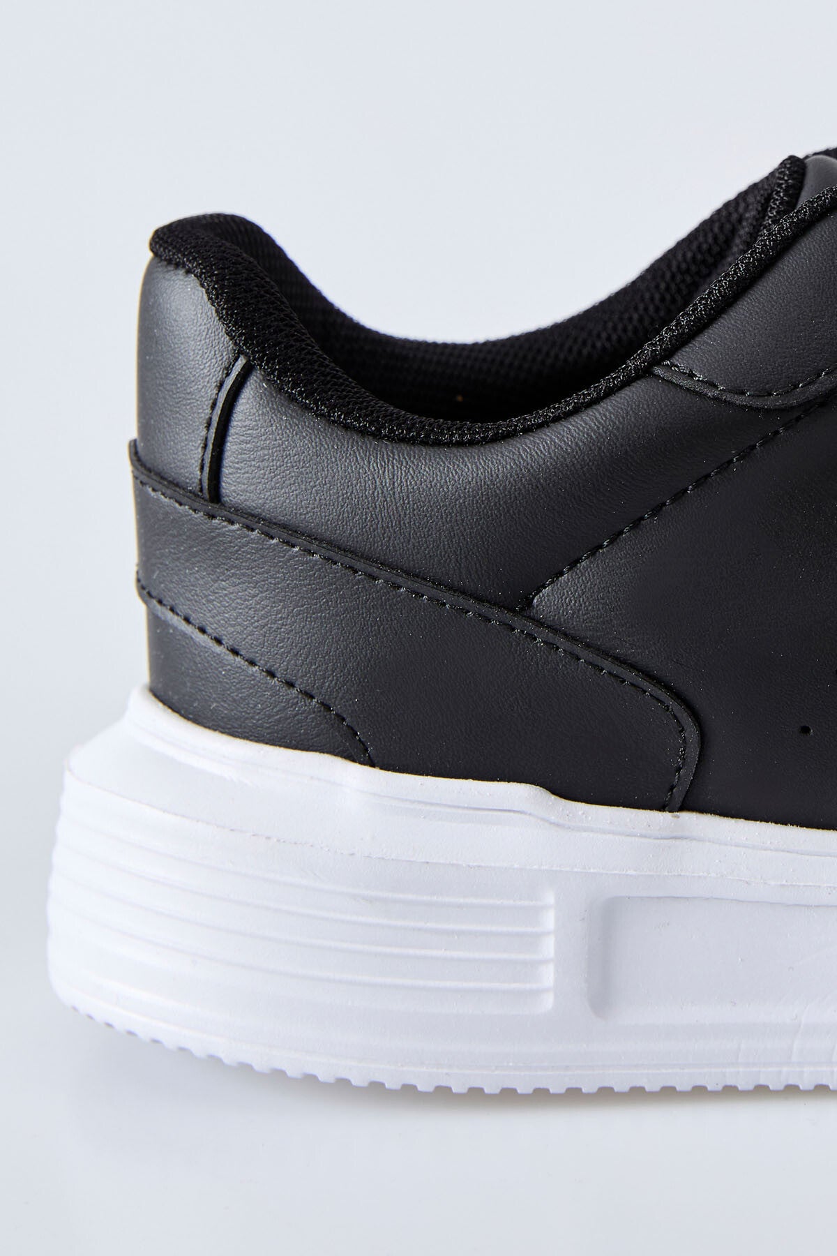 Black-White Laced Perforated PU Leather Men's Sports Shoes - 89125