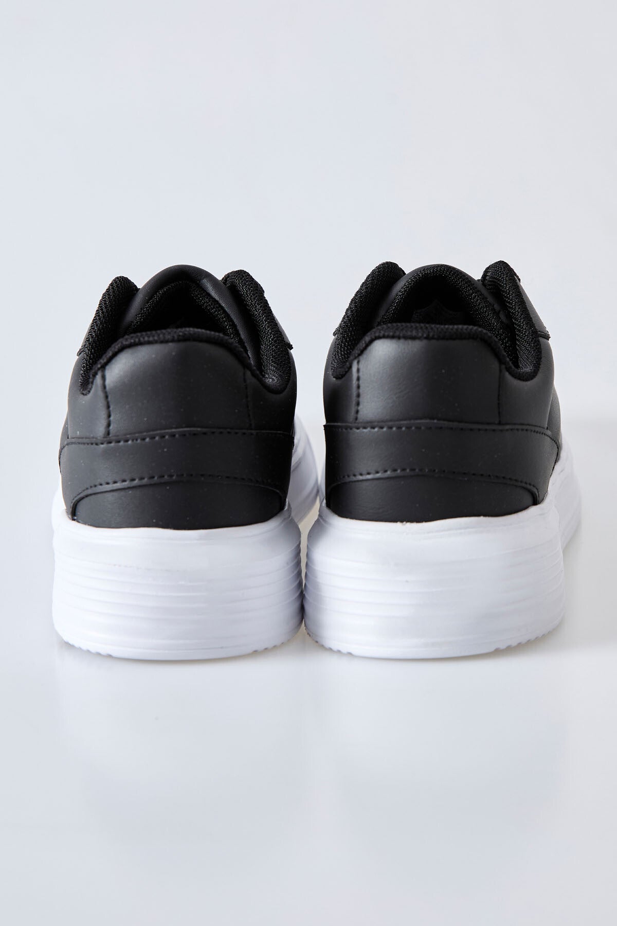 Black-White Laced Perforated PU Leather Men's Sports Shoes - 89125