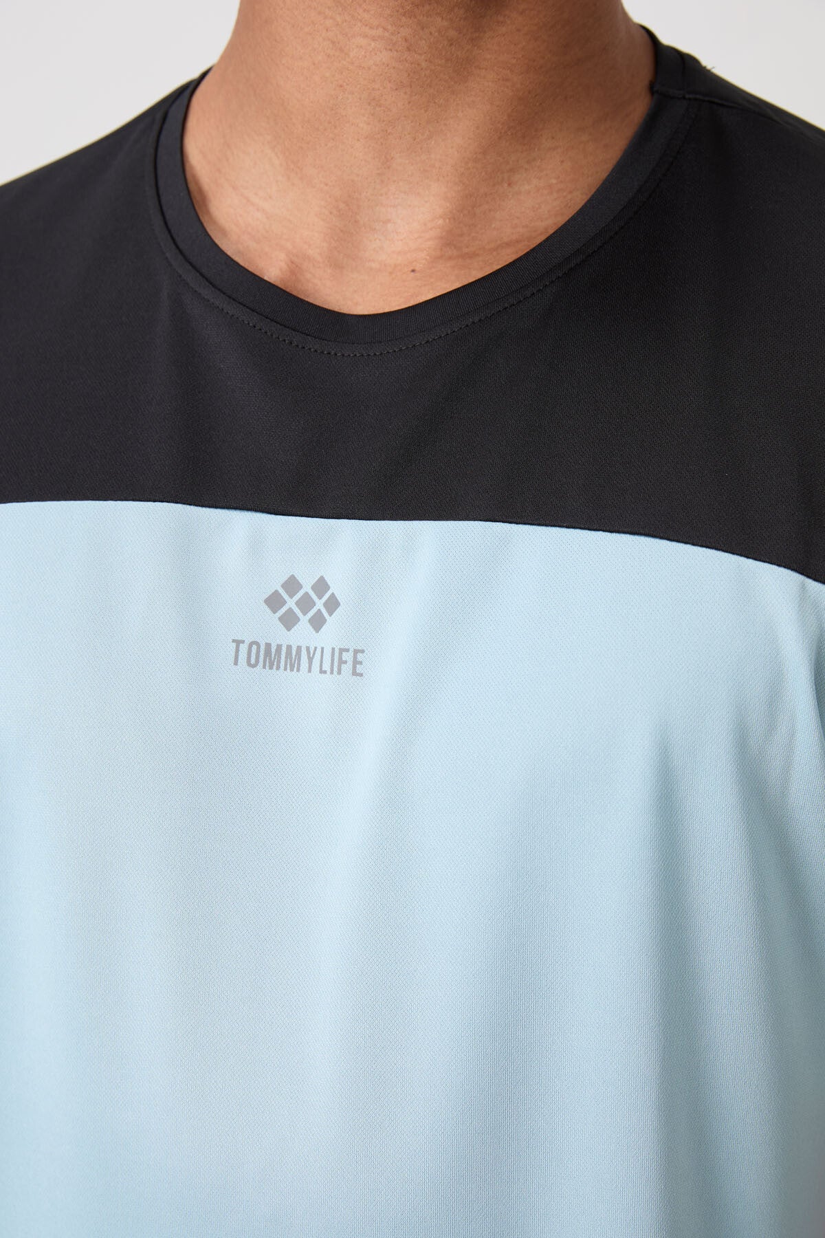 Light Blue Polyester Breathable Textured Thin Flexible Standard Fit Men's Performance T-Shirt - 88386