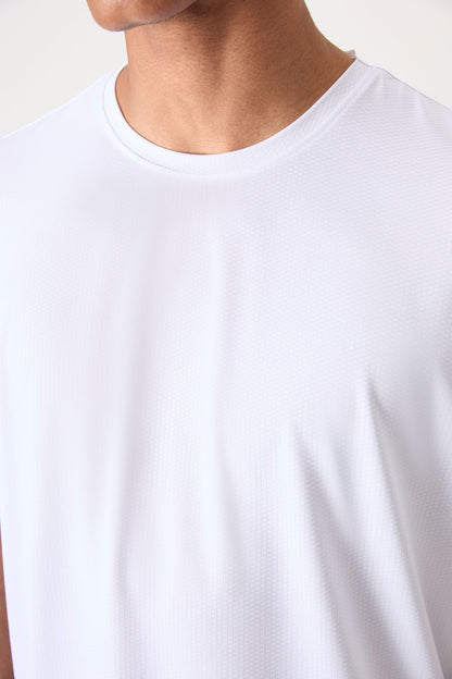 White Polyester Breathable Textured Thin Flexible Standard Fit Men's Performance T-Shirt - 88388
