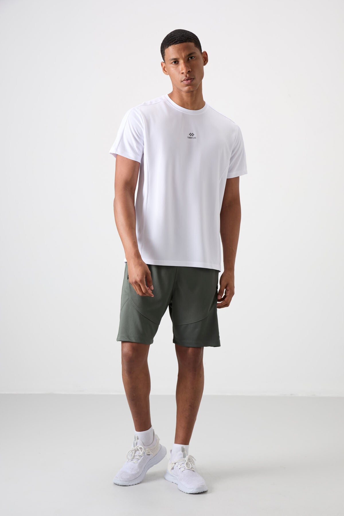 White Polyester Breathable Textured Thin Flexible Standard Fit Men's Performance T-Shirt - 88390