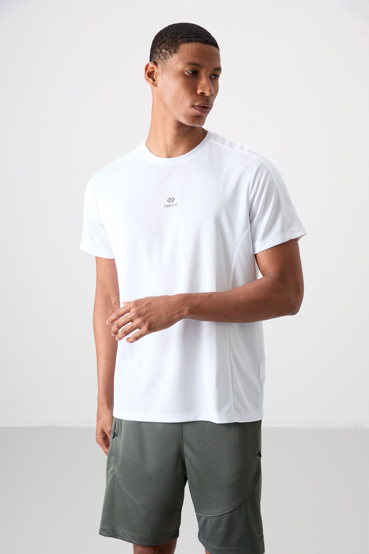 White Polyester Breathable Textured Thin Flexible Standard Fit Men's Performance T-Shirt - 88390