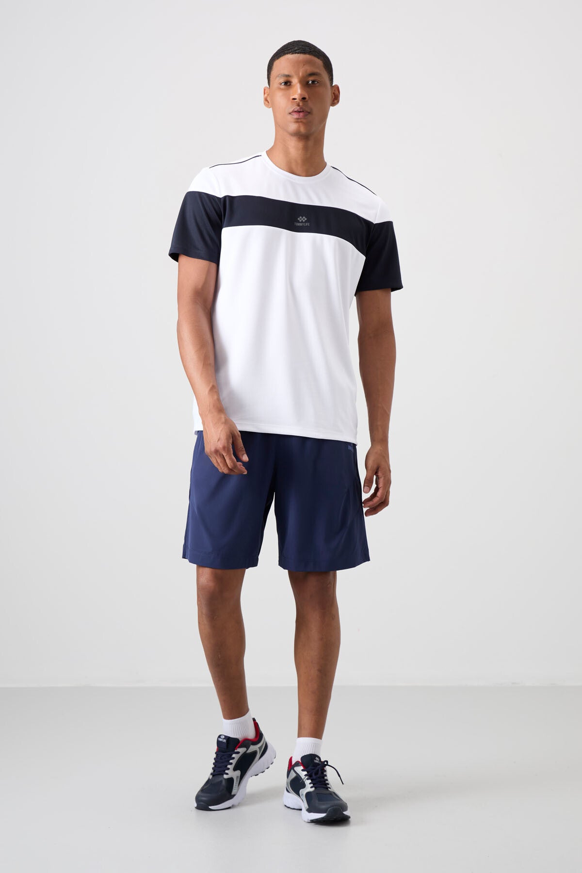 White Polyester Breathable Textured Thin Flexible Standard Fit Men's Performance T-Shirt - 88396