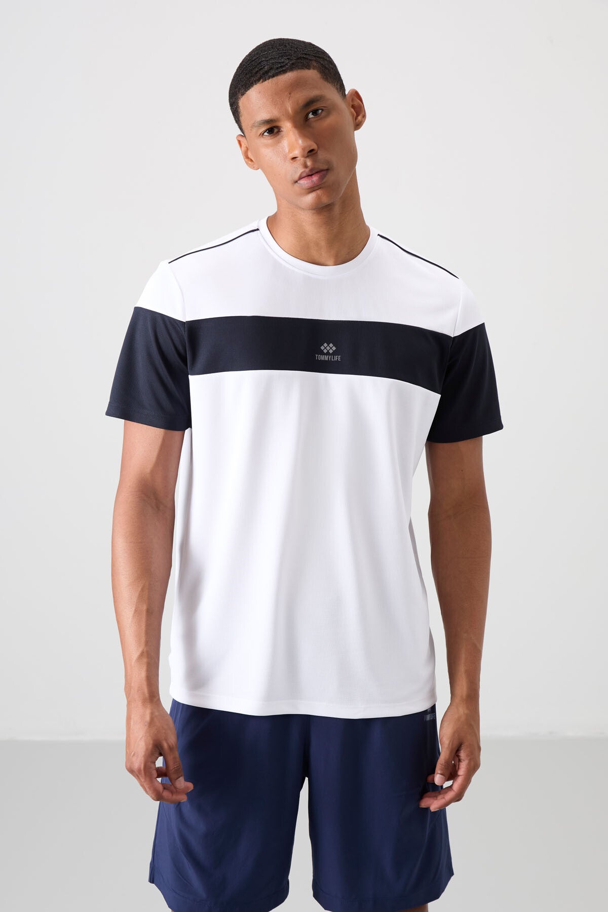 White Polyester Breathable Textured Thin Flexible Standard Fit Men's Performance T-Shirt - 88396