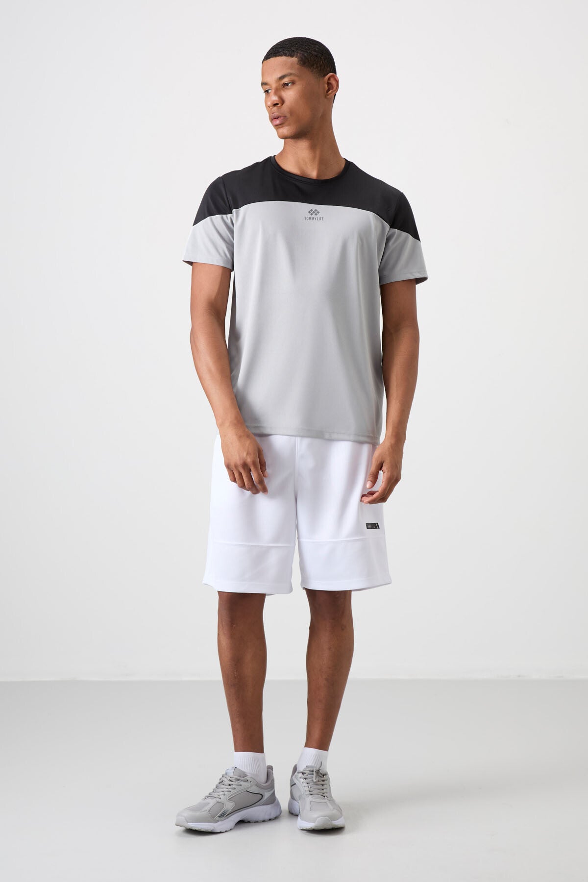 Breathable Textured Thin Flexible Standard Fit Men's Performance T-Shirt - 88386