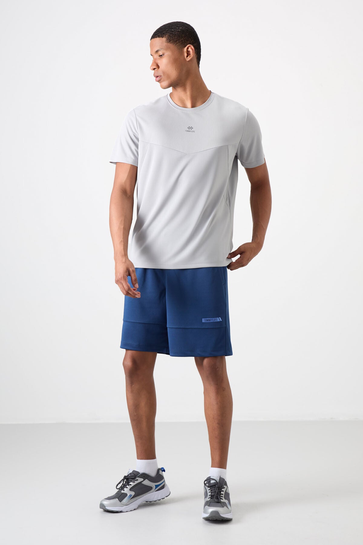 Breathable Textured Thin Flexible Standard Fit Men's Performance T-Shirt - 88391
