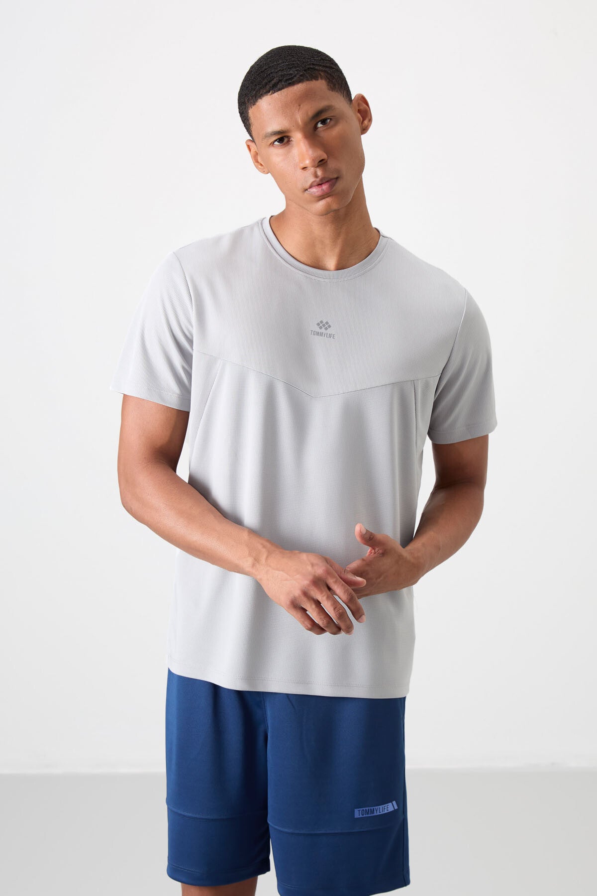 Breathable Textured Thin Flexible Standard Fit Men's Performance T-Shirt - 88391
