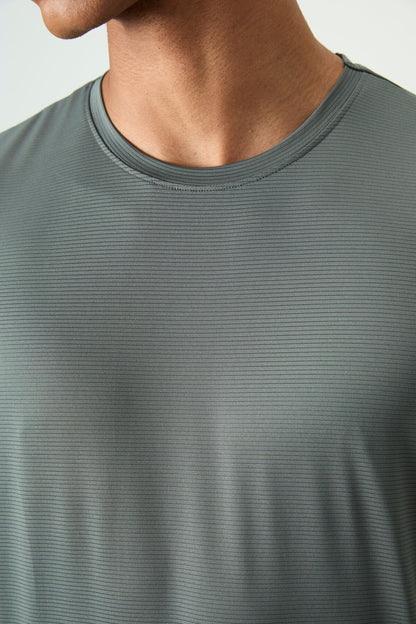 Breathable Textured Thin Flexible Standard Fit Men's Performance T-Shirt - 88383