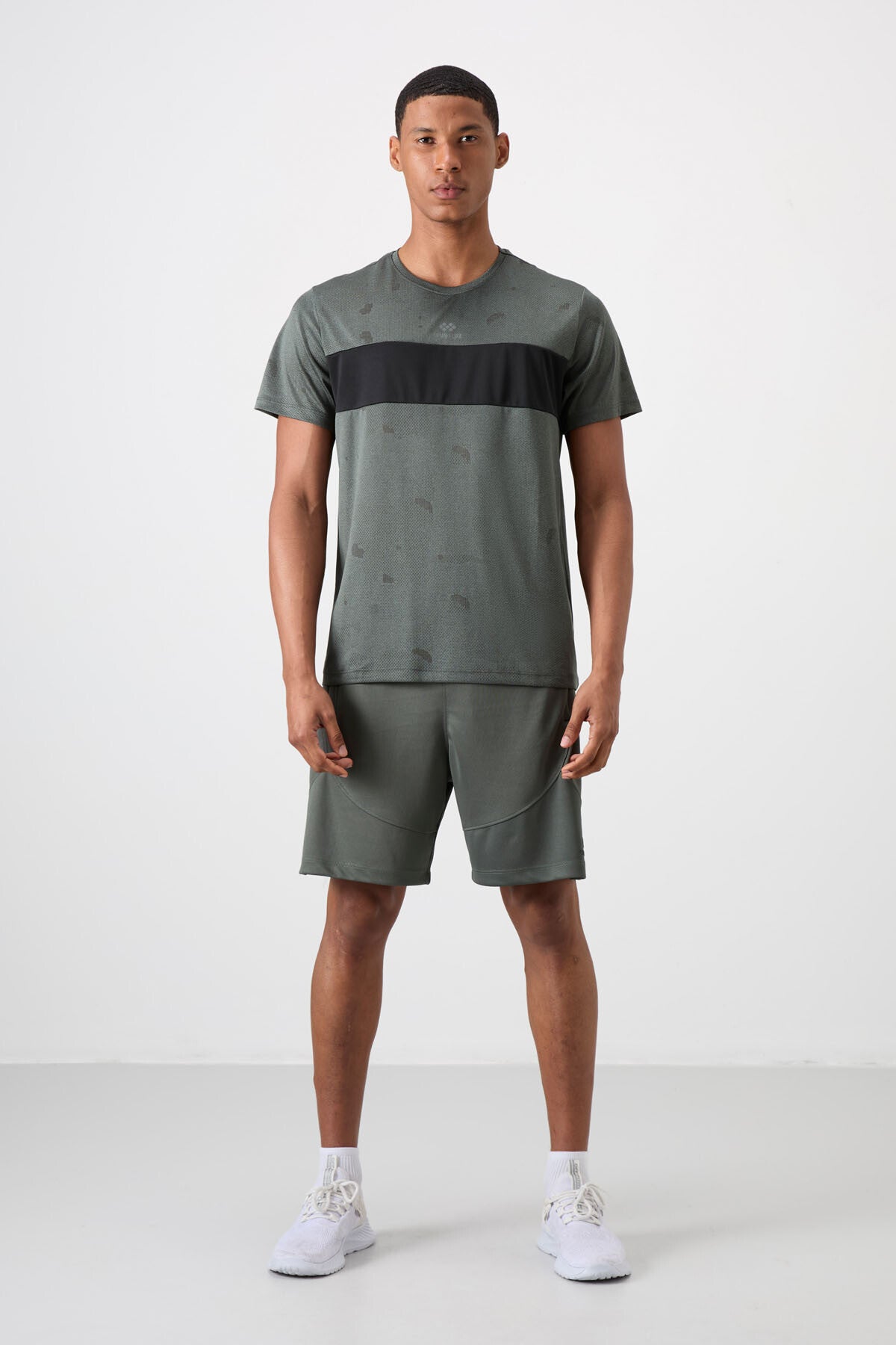 Breathable Polyester Jacquard Thin Flexible Standard Fit Men's Performance T-Shirt - 88398