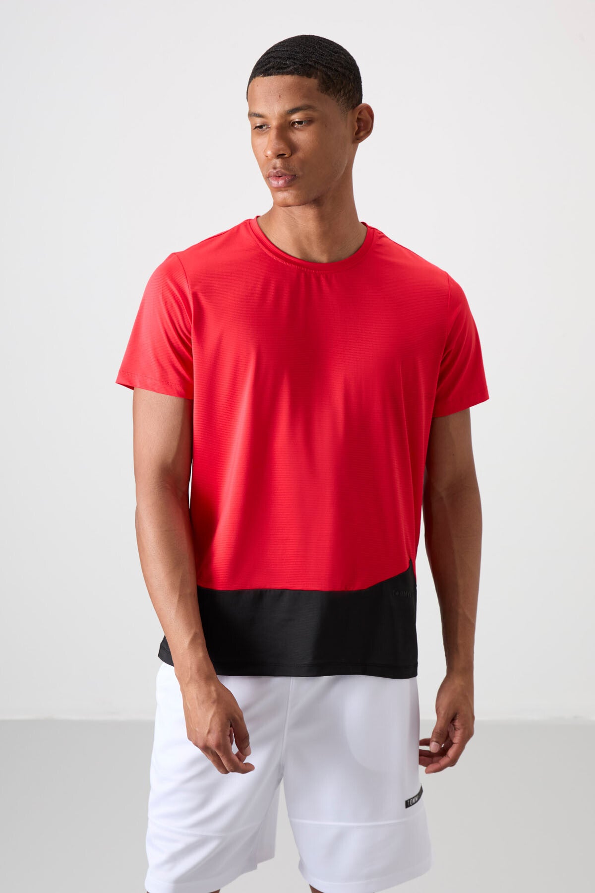 Red Polyester Breathable Textured Thin Flexible Standard Fit Men's Performance T-Shirt - 88383