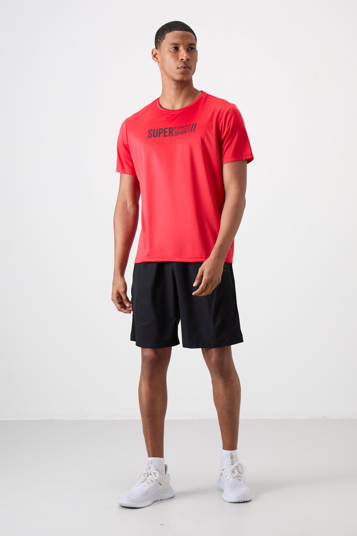 Red Polyester Breathable Textured Thin Flexible Standard Fit Men's Performance T-Shirt - 88385