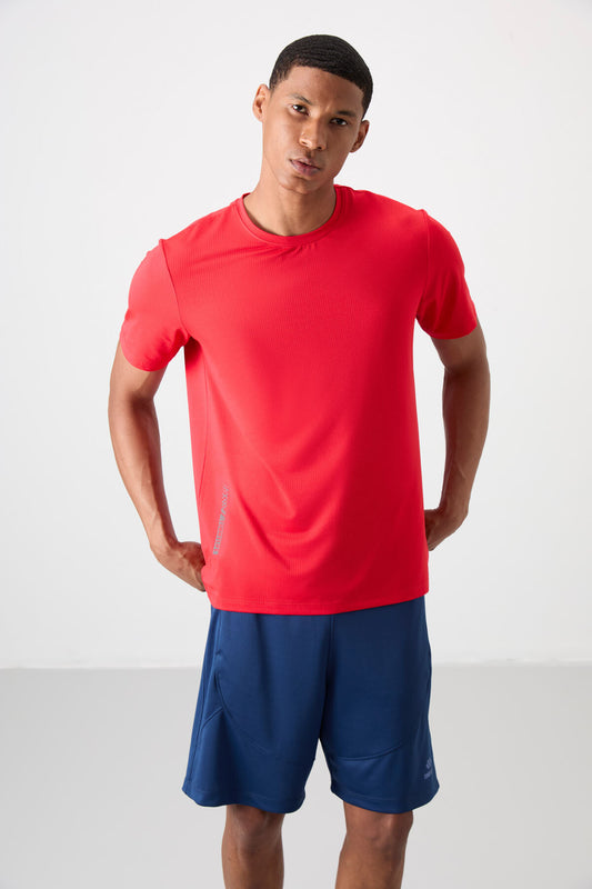 Red Polyester Breathable Textured Thin Flexible Standard Fit Men's Performance T-Shirt - 88388