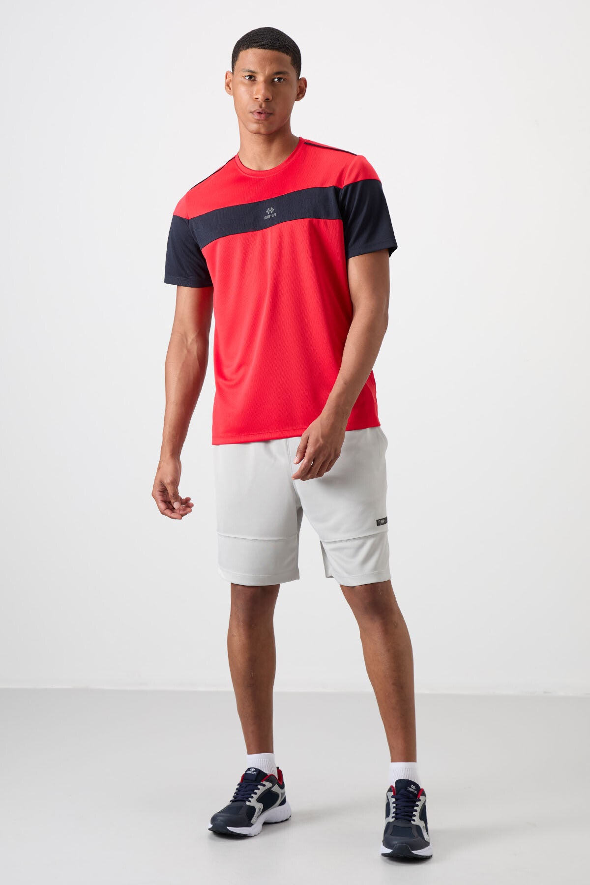 Red Polyester Breathable Textured Thin Flexible Standard Fit Men's Performance T-Shirt - 88396