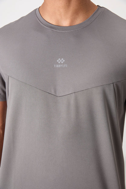 Dark Grey Polyester Breathable Textured Thin Flexible Standard Fit Men's Performance T-Shirt - 88391