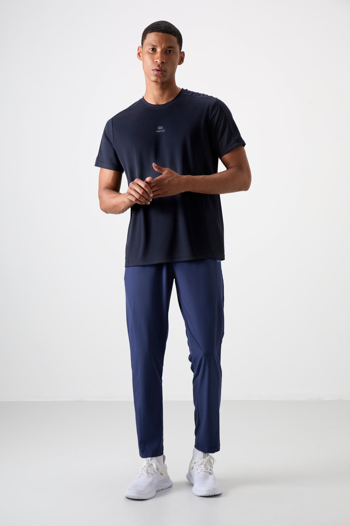 Navy Blue Polyester Breathable Textured Thin Flexible Standard Fit Men's Performance T-Shirt - 88390