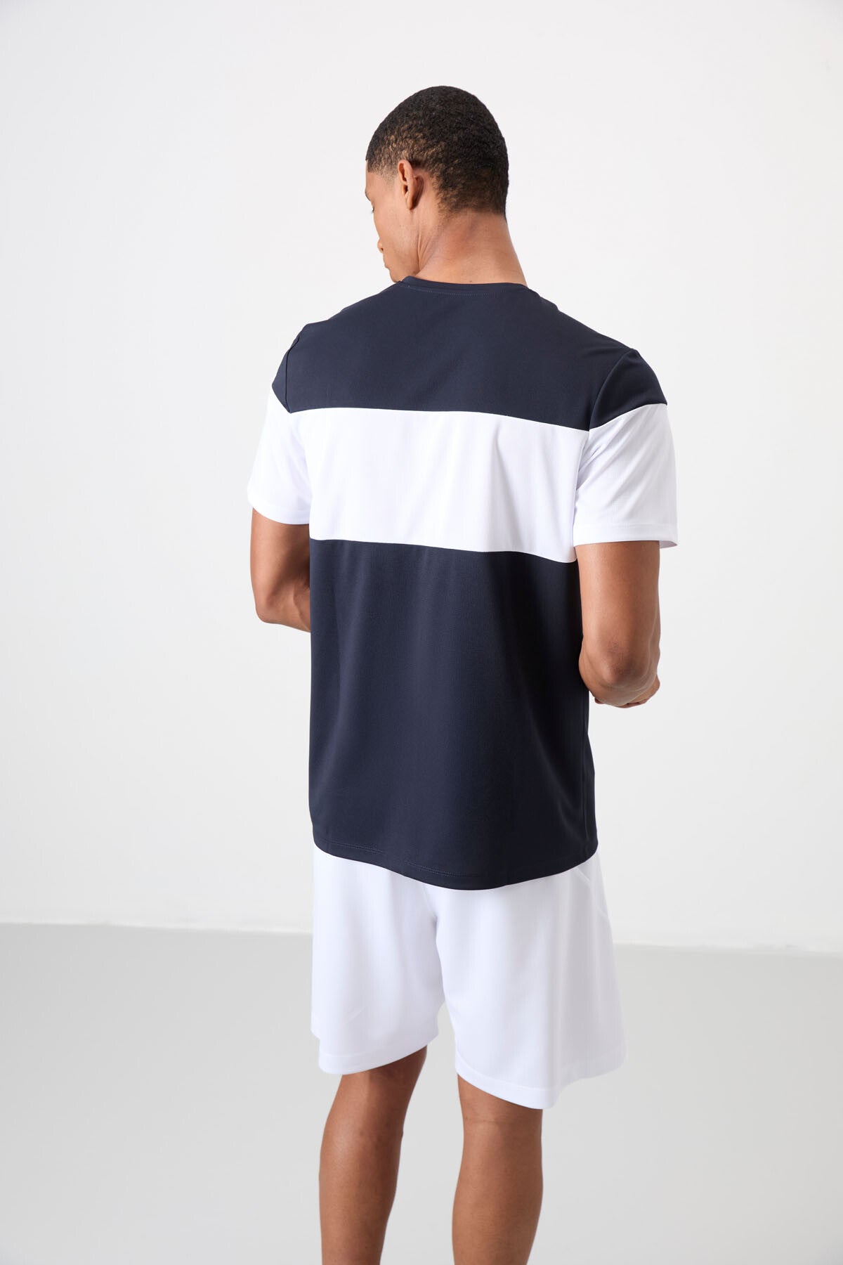 Navy Blue Polyester Breathable Textured Thin Flexible Standard Fit Men's Performance T-Shirt - 88396