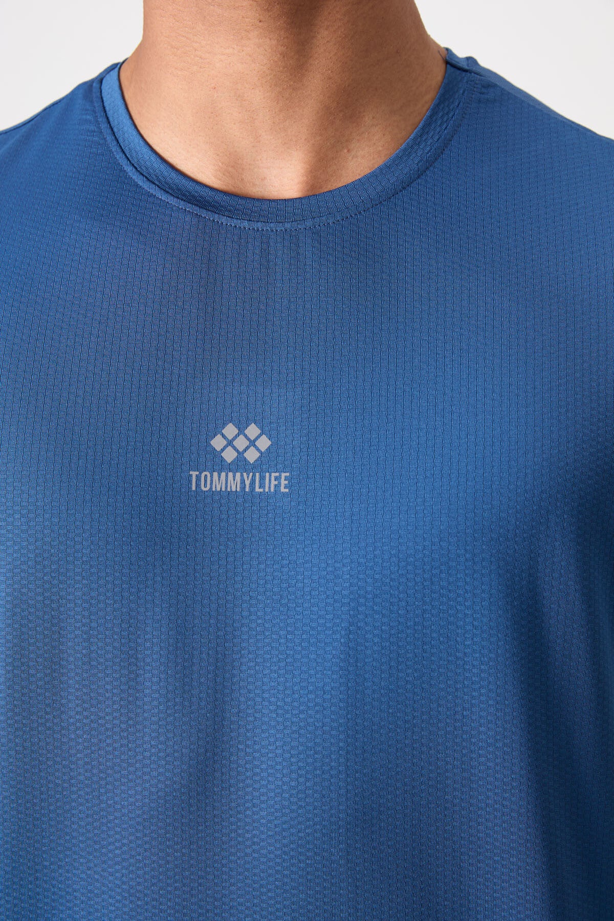 Parliament Polyester Breathable Textured Thin Flexible Standard Fit Men's Performance T-Shirt - 88387